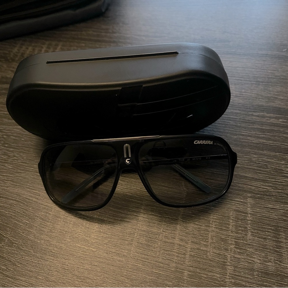 Carrera Safari..Men’s sunglasses stored in original case… - Picture 3 of 5